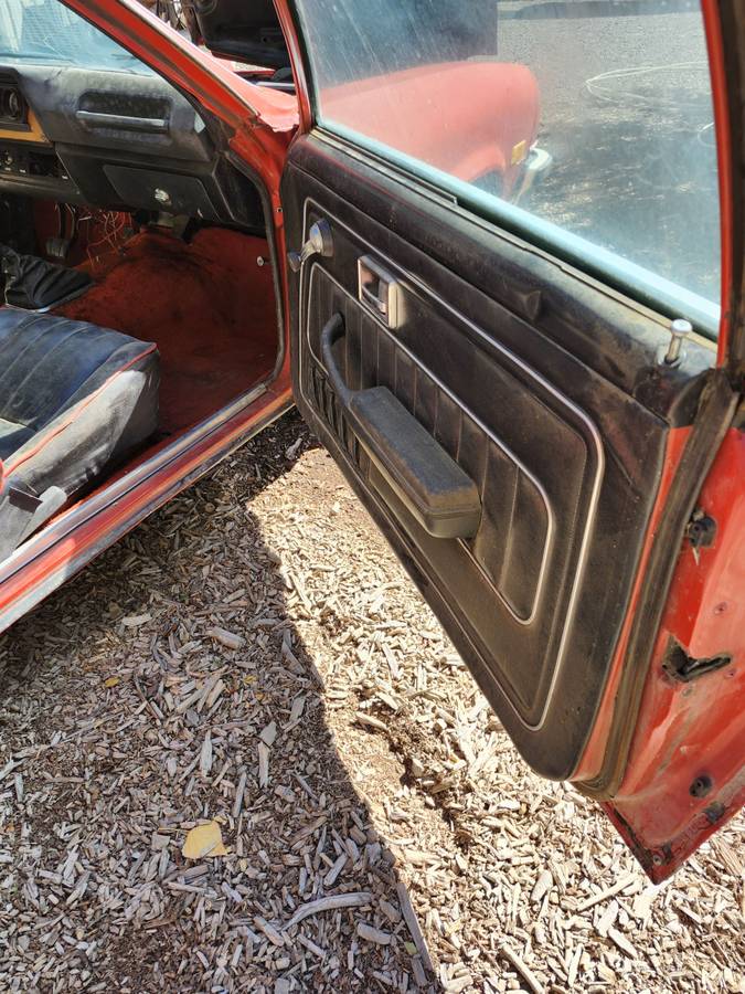 Chevrolet-vega-gt.-1974-orange-11