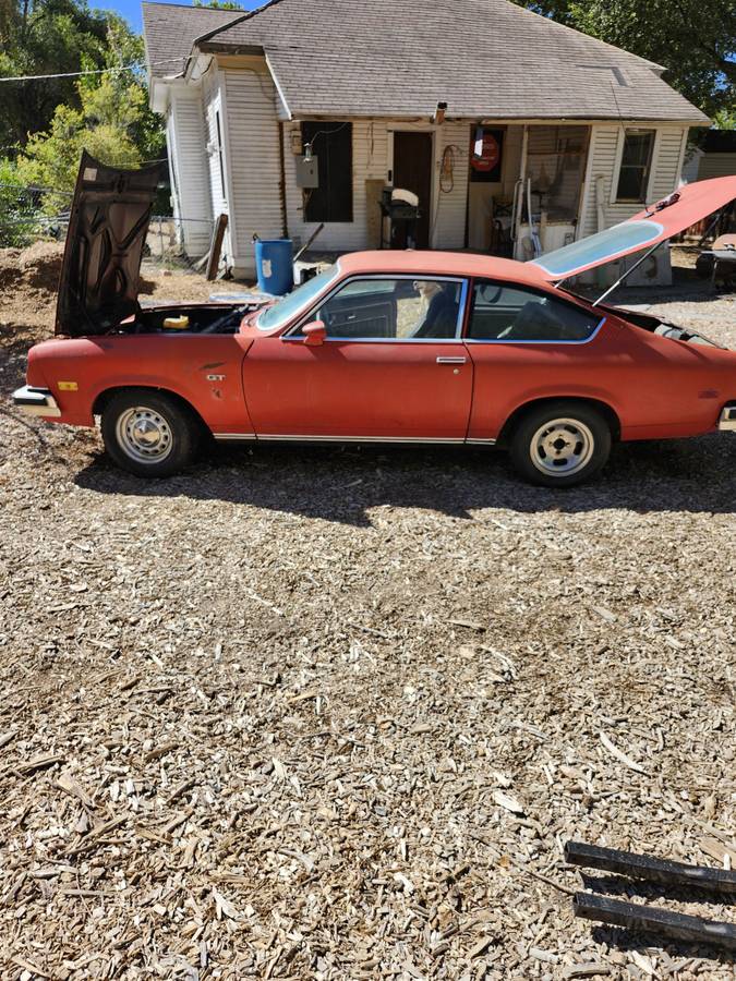 Chevrolet-vega-gt.-1974-orange