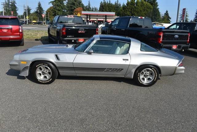 Chevrolet-z28-base-1980-silver-11