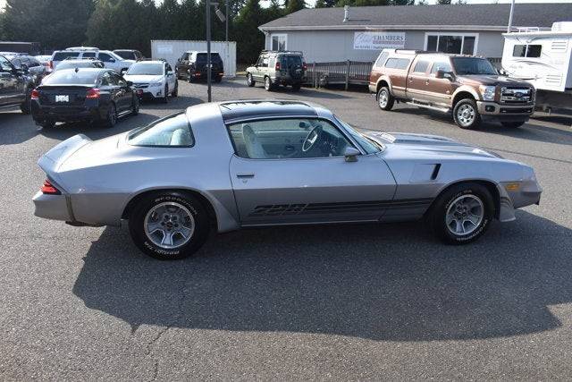 Chevrolet-z28-base-1980-silver-13