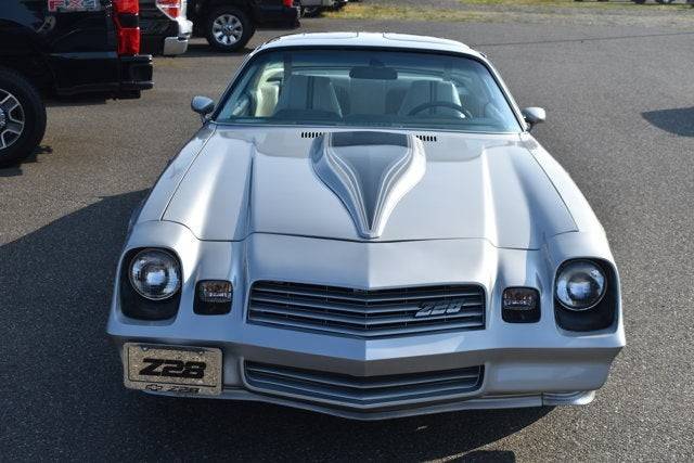 Chevrolet-z28-base-1980-silver-2