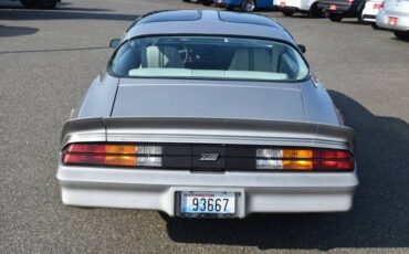Chevrolet-z28-base-1980-silver