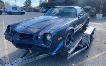 Chevrolet-z28-camaro-1981-blue-24