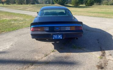 Chevrolet-z28-camaro-1981-blue-30
