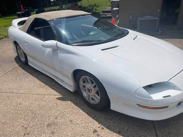 Chevrolet-z28-camaro-convertible-1996-white-11