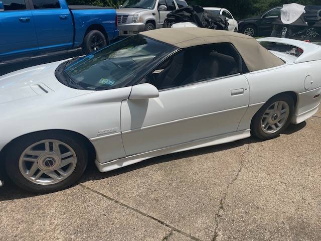 Chevrolet-z28-camaro-convertible-1996-white-2