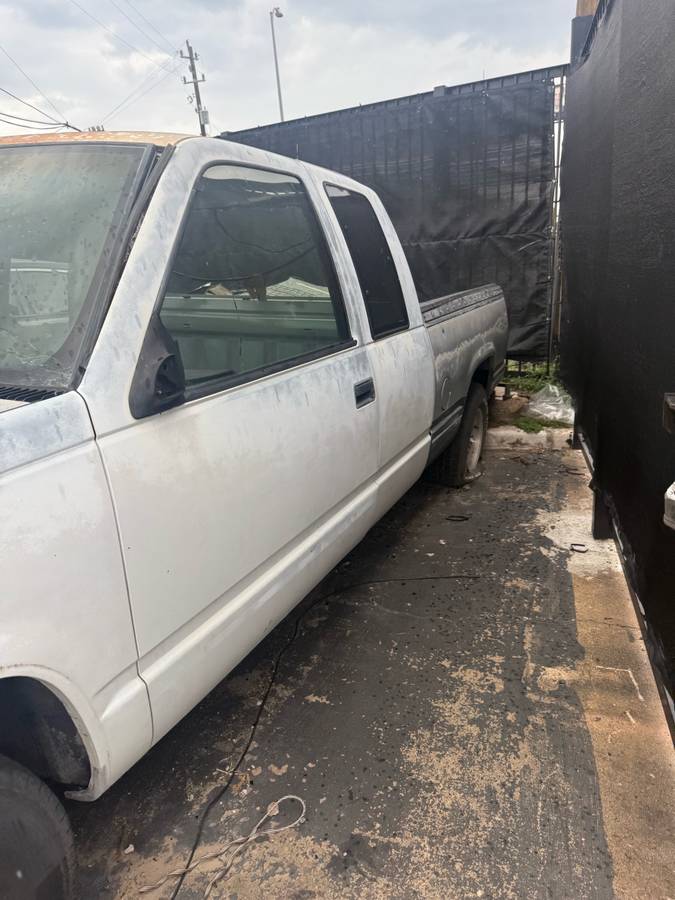 Chevy-1500-1995-white-1