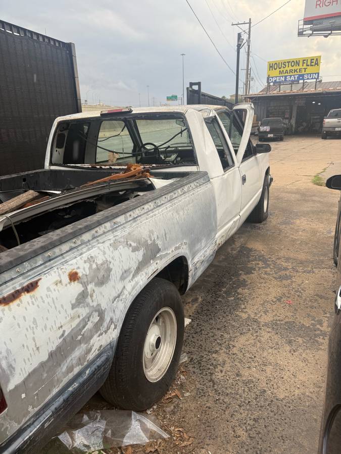 Chevy-1500-1995-white-3
