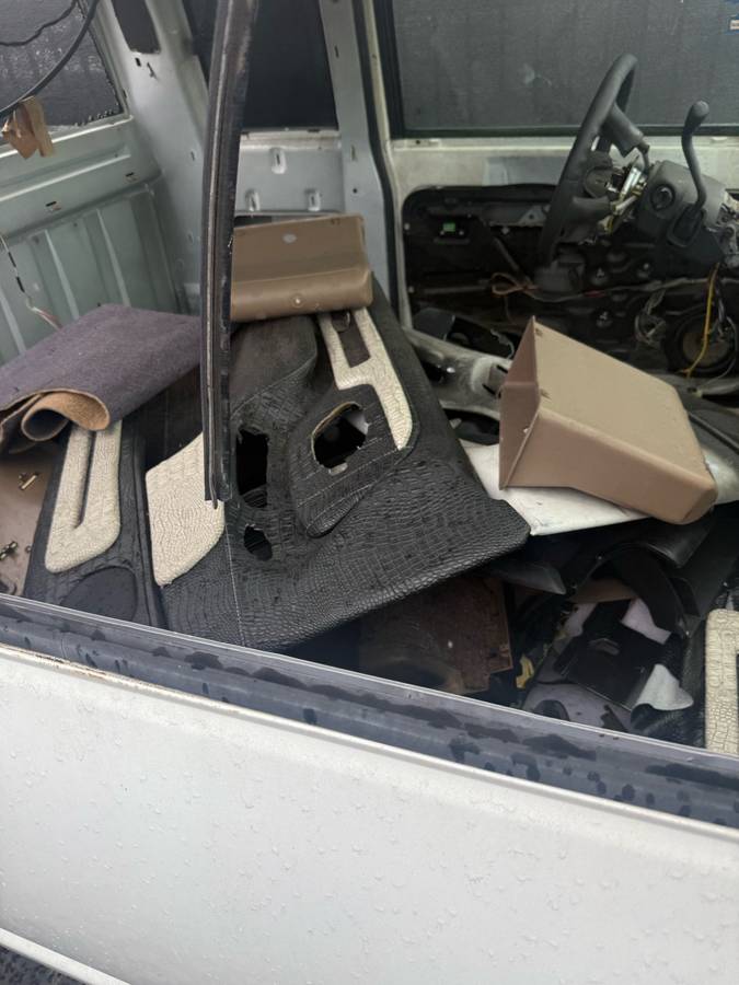 Chevy-1500-1995-white-4