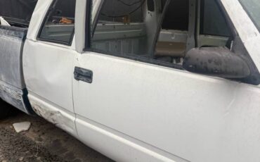 Chevy-1500-1995-white-7