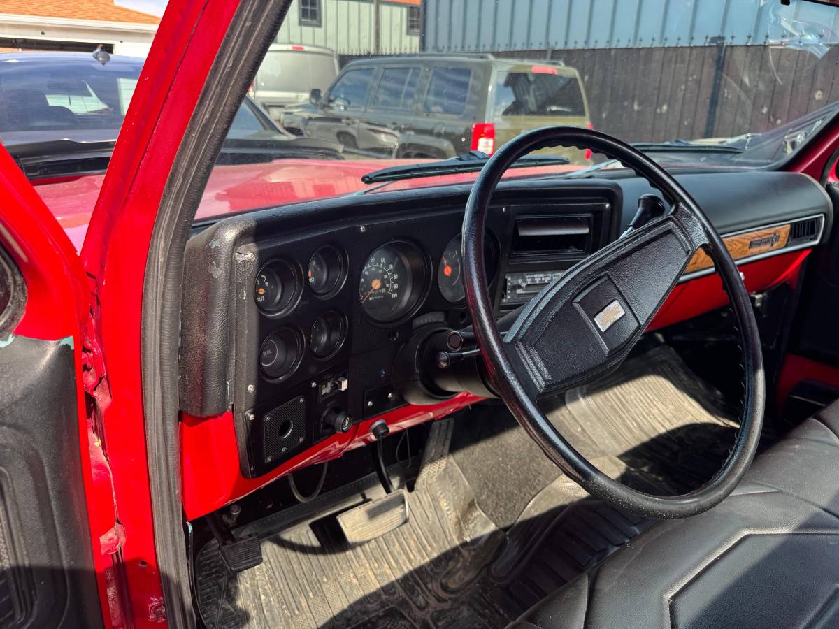 Chevy-1977-red-15