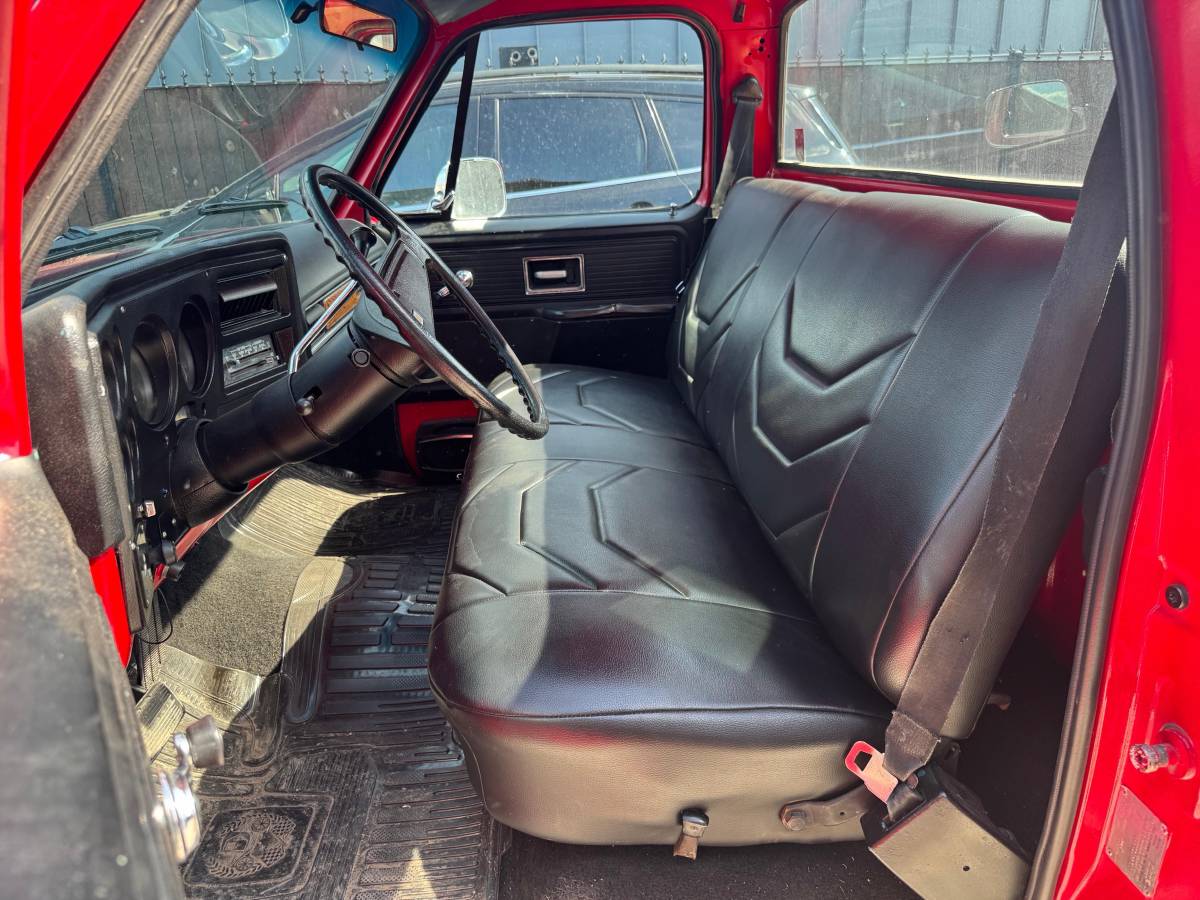 Chevy-1977-red-7
