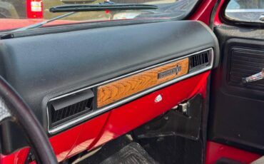 Chevy-1977-red-9