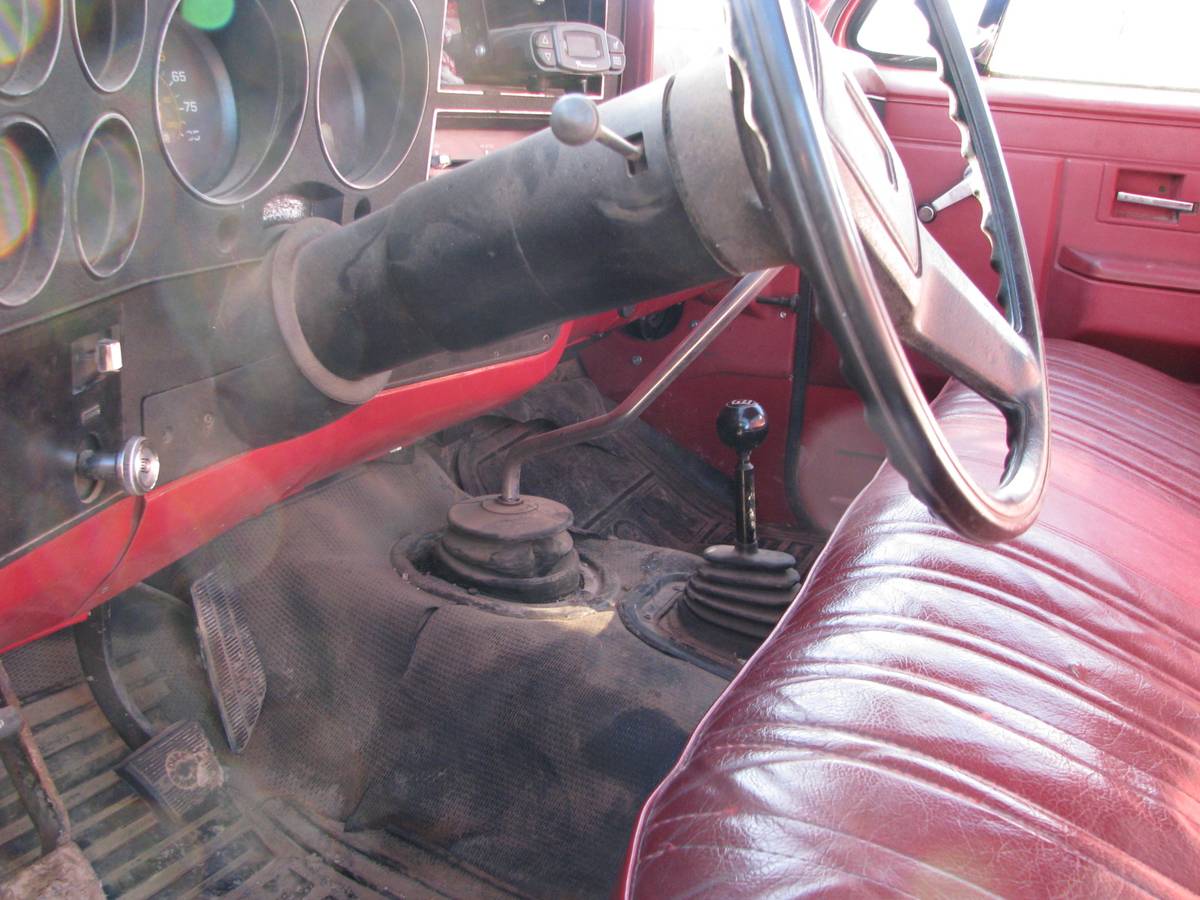 Chevy-1982-red-2