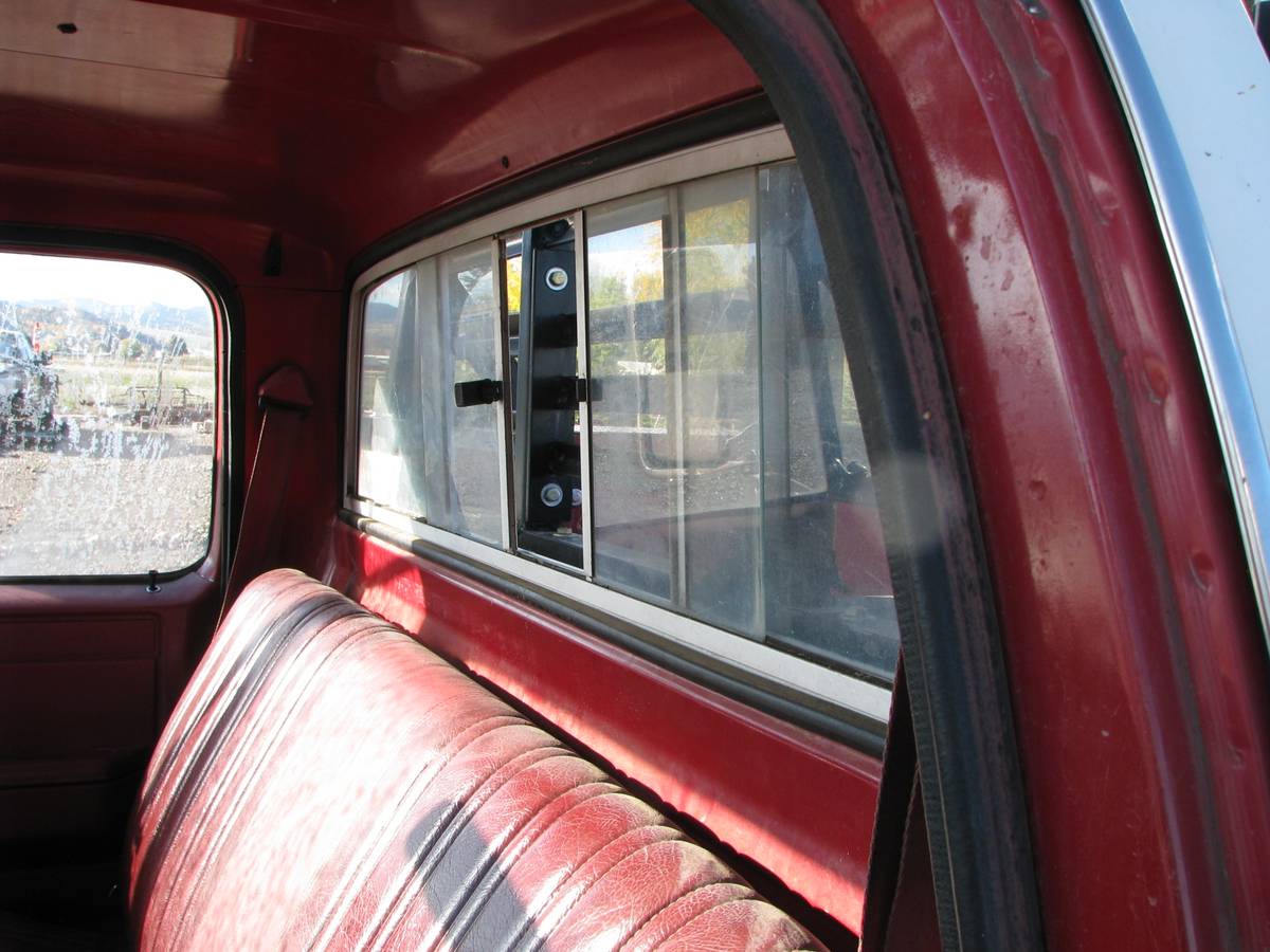 Chevy-1982-red-3