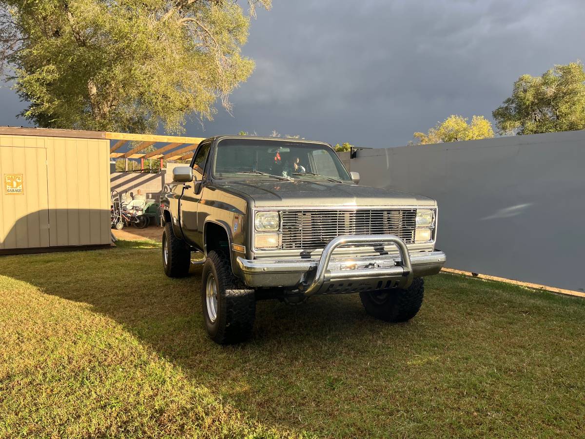 Chevy-1984-grey-5
