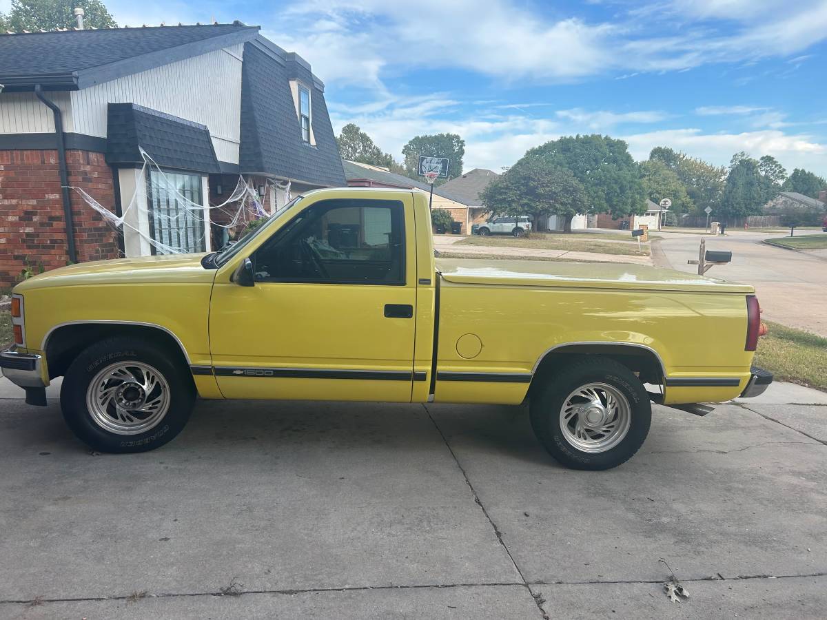 Chevy-1991-yellow-4