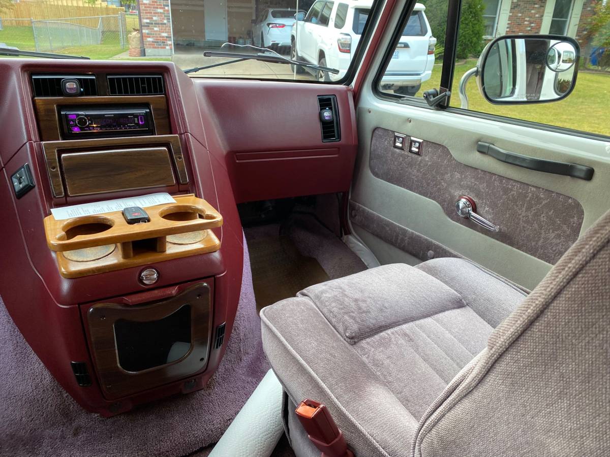 Chevy-2500-1995-white-11