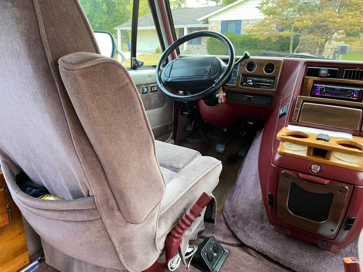 Chevy-2500-1995-white-12