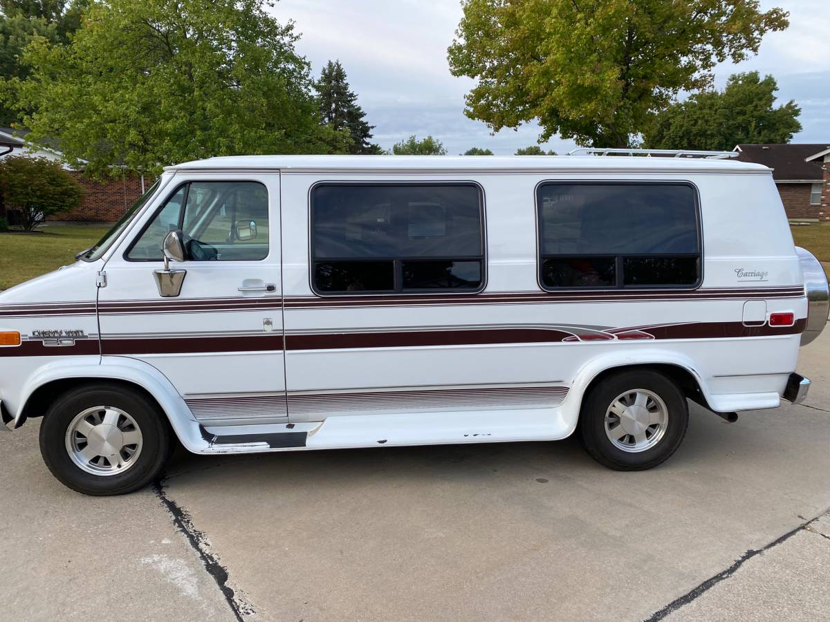 Chevy-2500-1995-white-19
