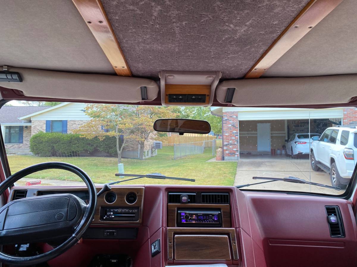 Chevy-2500-1995-white-20