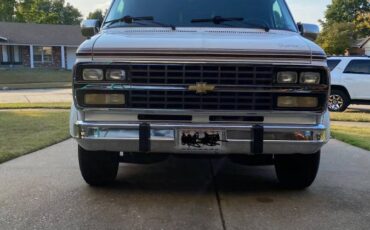 Chevy-2500-1995-white-4
