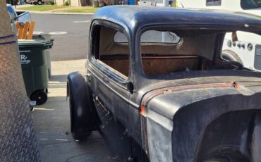 Chevy-3-window-coupe-1934-black-10
