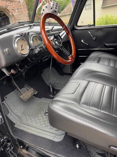 Chevy-3100-pickup-1952-black-1