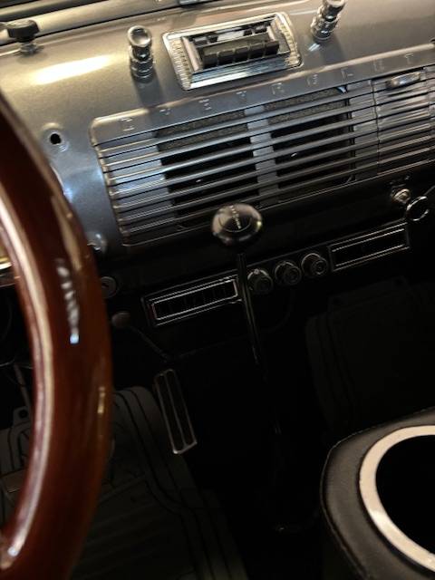 Chevy-3100-pickup-1952-black-41