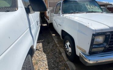 Chevy-3500-1989-white-2