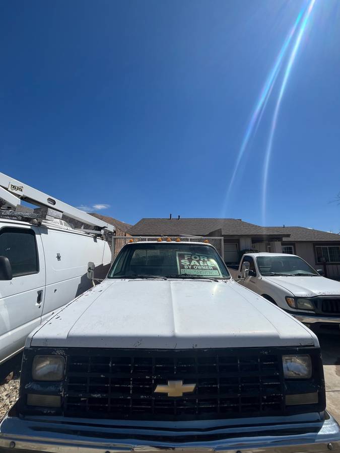 Chevy-3500-1989-white