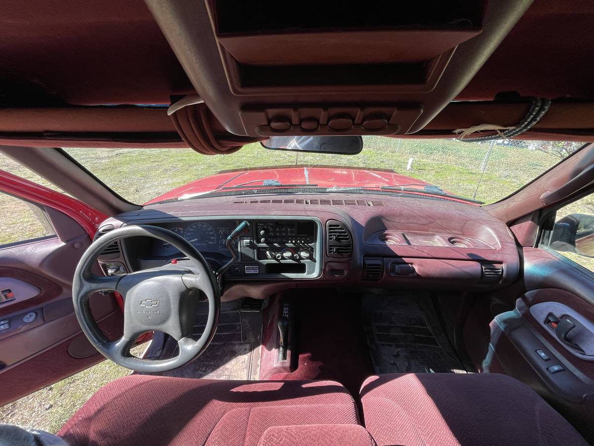 Chevy-3500-truck-1995-red-17