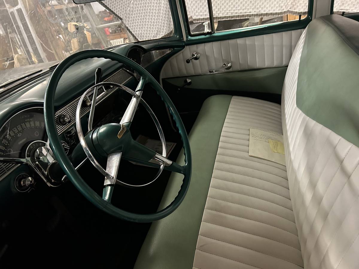 Chevy-4-door-1956-green-1