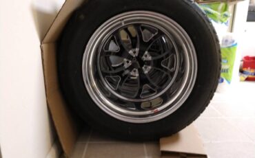 Chevy-apache-1957-black-17