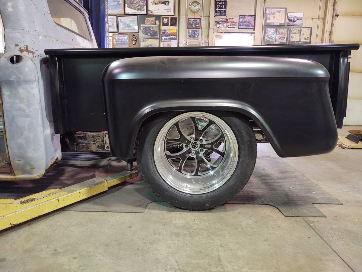 Chevy-apache-1957-black-2