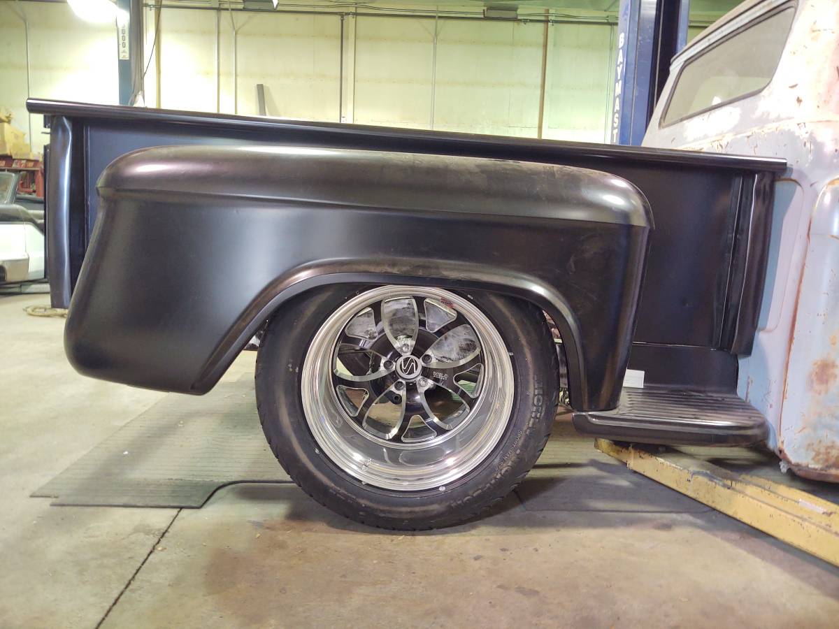 Chevy-apache-1957-black-3