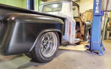 Chevy-apache-1957-black