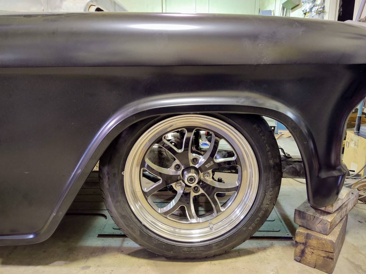 Chevy-apache-1957-black-4