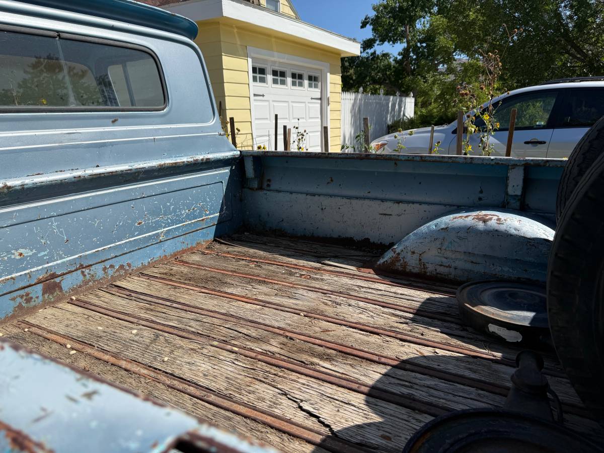 Chevy-apache-pickup-1960-blue-2