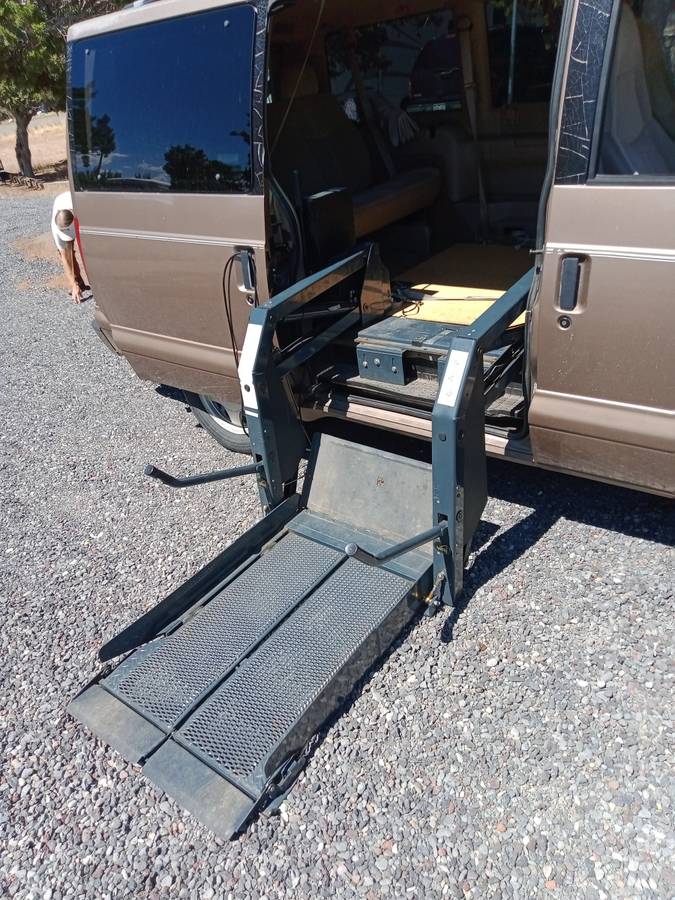 Chevy-astro-cargo-van-2000-2