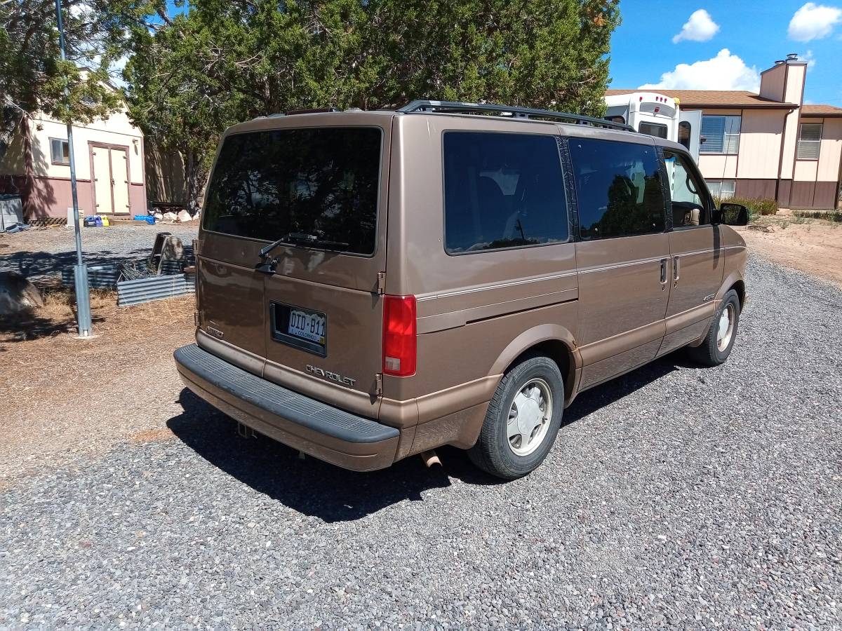 Chevy-astro-cargo-van-2000-6