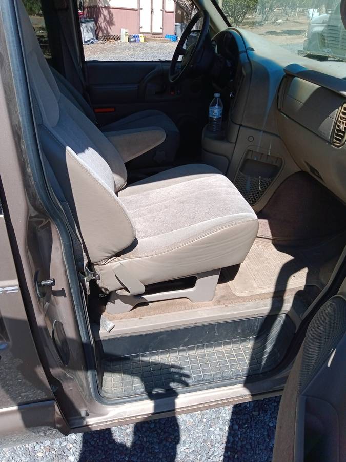 Chevy-astro-cargo-van-2000-8
