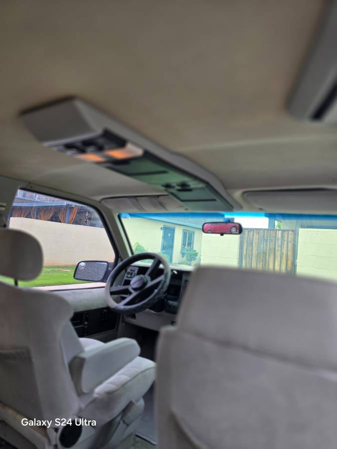 Chevy-astro-van-1993-grey-2