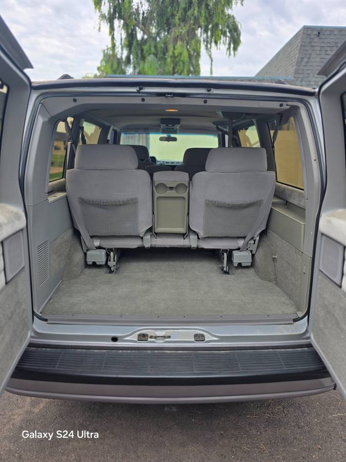 Chevy-astro-van-1993-grey-3