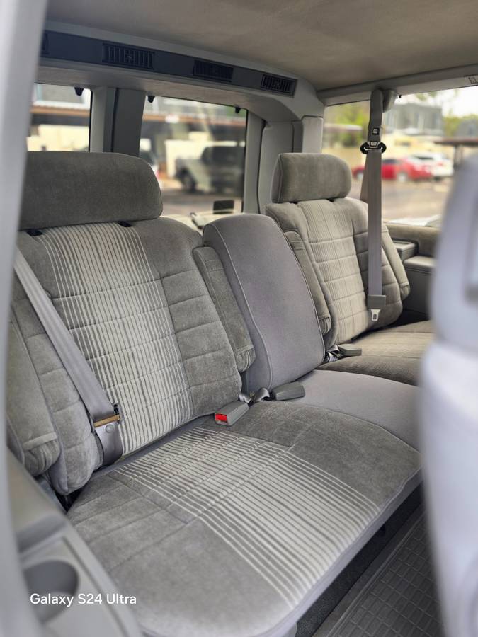 Chevy-astro-van-1993-grey-5