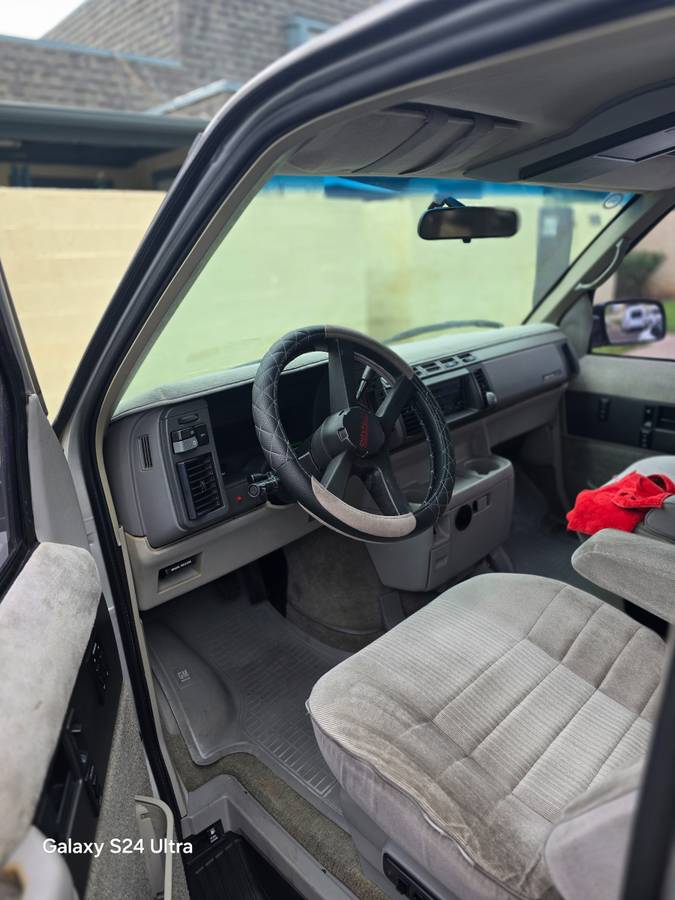 Chevy-astro-van-1993-grey-7