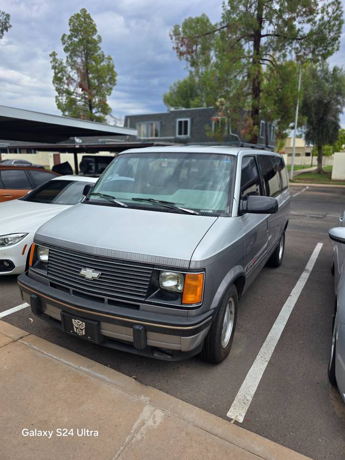 Chevy-astro-van-1993-grey-8