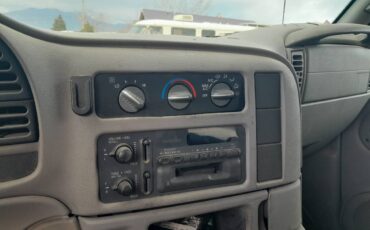 Chevy-astro-van-awd-1996-silver-1