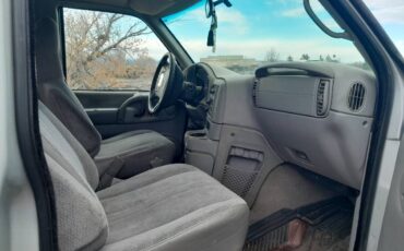 Chevy-astro-van-awd-1996-silver-2