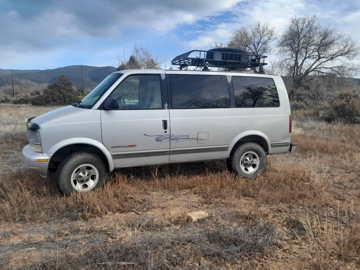 Chevy-astro-van-awd-1996-silver-5